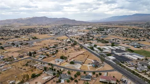 View/Area - 13755 Mohawk Rd, Apple Valley, CA 92307 photo 8 of 9