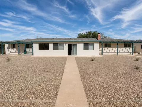 13755 Mohawk Rd, Apple Valley, CA 92307