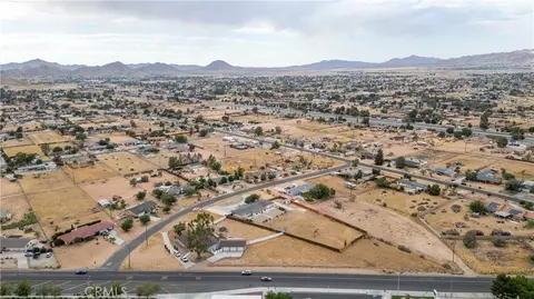 View/Area - 13755 Mohawk Rd, Apple Valley, CA 92307 photo 7 of 9