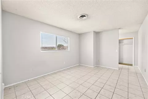 Bedroom - 13755 Mohawk Rd, Apple Valley, CA 92307 photo 1 of 8