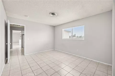 Bedroom - 13755 Mohawk Rd, Apple Valley, CA 92307 photo 2 of 8