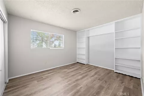 Bedroom - 13755 Mohawk Rd, Apple Valley, CA 92307 photo 3 of 8