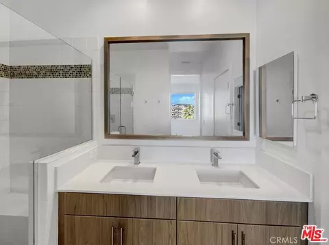 Bath - 1014 Roble Pl, Montebello, CA 90640 photo 1 of 2