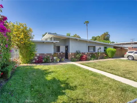 19420 Strathern St, Reseda, CA 91335