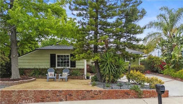 8407 Broadacre Dr, Sun Valley, CA 91352