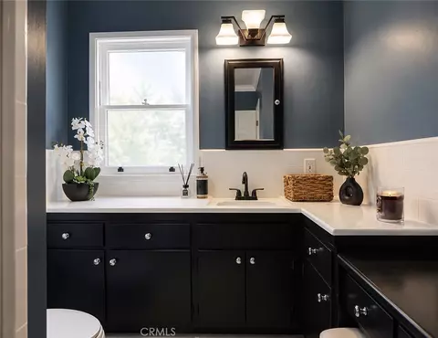 Bath - 1122 N Louise St #E, Glendale, CA 91207 photo 2 of 2