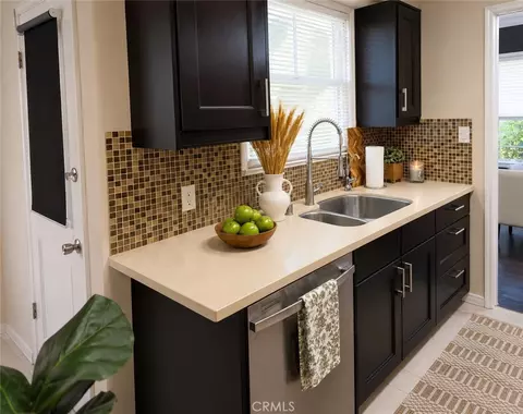 Kitchen - 1122 N Louise St #E, Glendale, CA 91207 photo 3 of 3