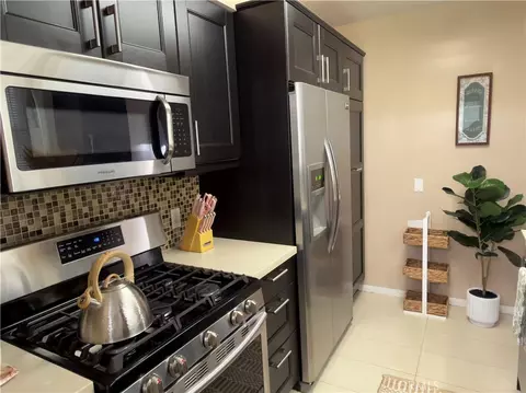 Kitchen - 1122 N Louise St #E, Glendale, CA 91207 photo 1 of 3