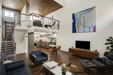 10926 Bluffside Dr #35, Studio City, CA 91604