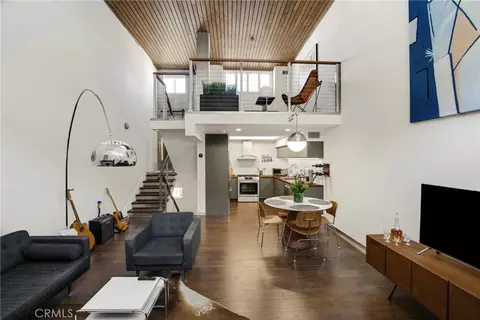 10926 Bluffside Dr #35, Studio City, CA 91604