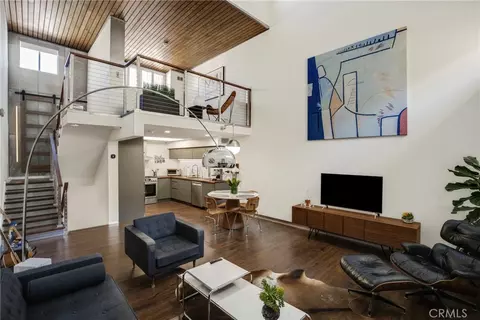 10926 Bluffside Dr #35, Studio City, CA 91604
