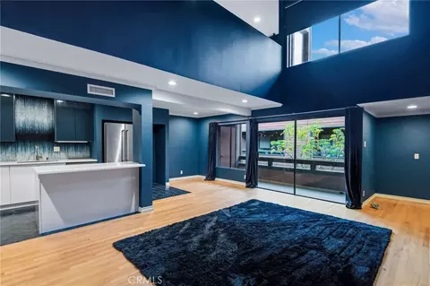4425 Whitsett Ave #210, Studio City, CA 91604