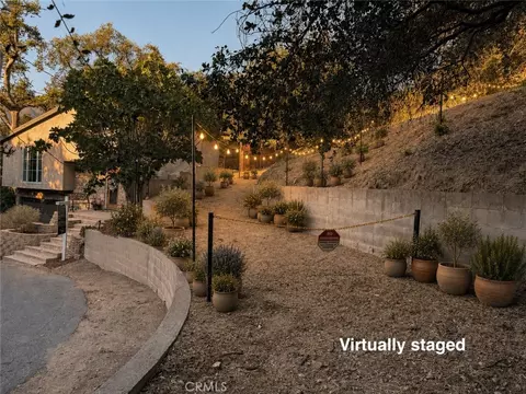 Exterior - 9704 Marcus Ln, Tujunga, CA 91042 photo 11 of 18