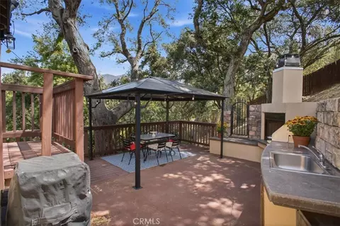 Exterior - 9704 Marcus Ln, Tujunga, CA 91042 photo 7 of 18