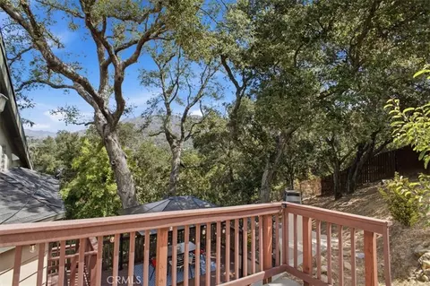 Exterior - 9704 Marcus Ln, Tujunga, CA 91042 photo 5 of 18