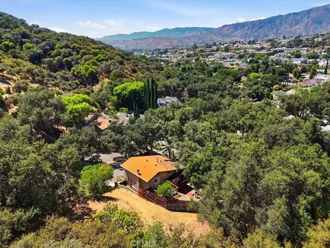 View/Area - 9704 Marcus Ln, Tujunga, CA 91042 photo 2 of 2