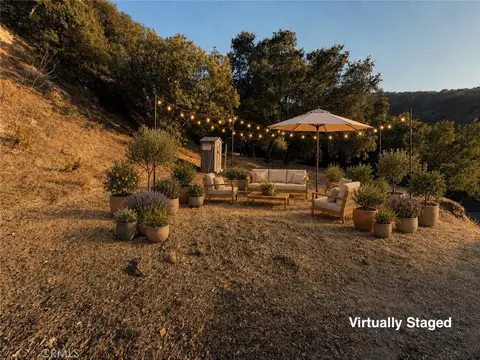 Exterior - 9704 Marcus Ln, Tujunga, CA 91042 photo 17 of 18