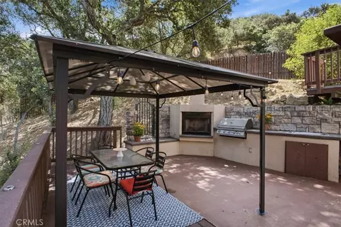 Exterior - 9704 Marcus Ln, Tujunga, CA 91042 photo 6 of 18