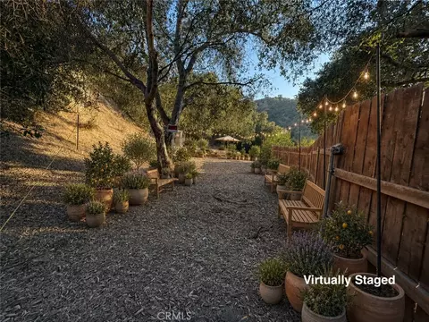 Exterior - 9704 Marcus Ln, Tujunga, CA 91042 photo 15 of 18