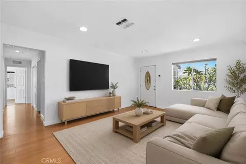 8747 Stansbury Ave, Panorama City, CA 91402
