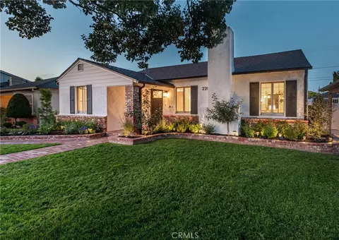 220 S Reese Pl, Burbank, CA 91506
