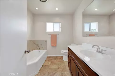 Bath - 7217 Lonzo, Tujunga, CA 91042 photo 1 of 1