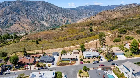 View/Area - 7217 Lonzo, Tujunga, CA 91042 photo 2 of 7