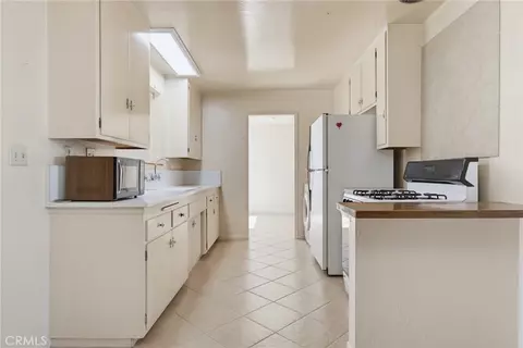 Kitchen - 3138 S M St, Oxnard, CA 93033 photo 1 of 2