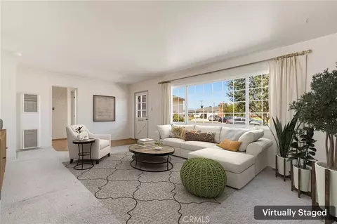 Living - 3138 S M St, Oxnard, CA 93033 photo 2 of 7