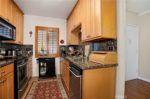Kitchen - 1935 Alpha Rd #230, Glendale, CA 91208 photo 1 of 2
