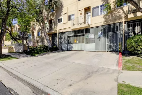 Exterior - 10260 Plainview Ave #22, Tujunga, CA 91042 photo 4 of 10