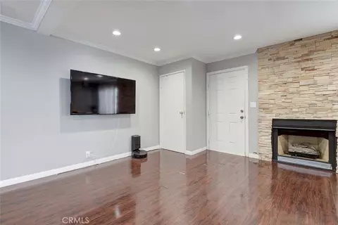 Living - 10260 Plainview Ave #22, Tujunga, CA 91042 photo 4 of 6