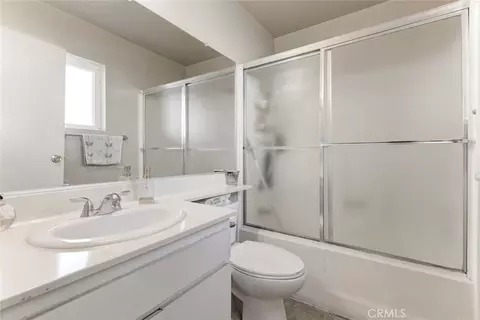 Bath - 10260 Plainview Ave #22, Tujunga, CA 91042 photo 4 of 4