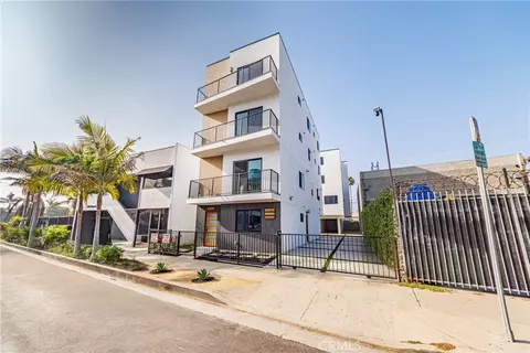 13461 Beach Ave, Marina Del Rey, CA 90292