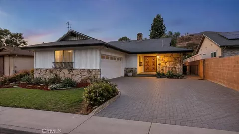 8127 Grove St, Sunland, CA 91040
