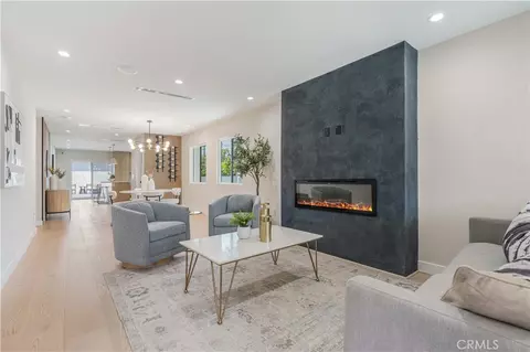 2837 S Palm Grove Ave, Los Angeles, CA 90016