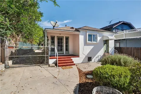 Exterior - 590 Prescott St, Pasadena, CA 91104 photo 7 of 10