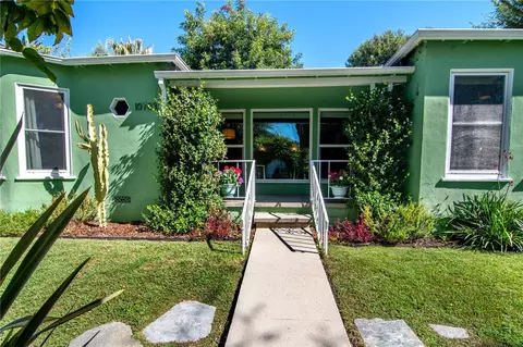10703 Collins St, North Hollywood, CA 91601