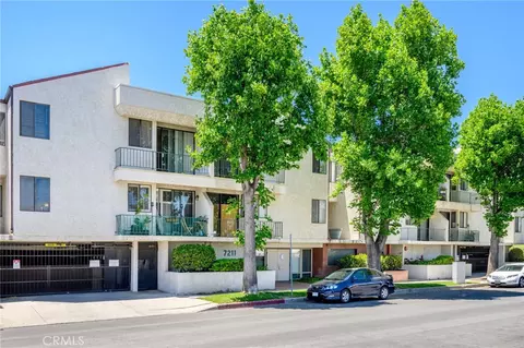 7211 Cozycroft Ave #16, Winnetka, CA 91306