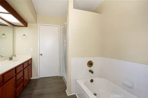 Bath - 5389 Evergem Ave, Palmdale, CA 93552 photo 3 of 4