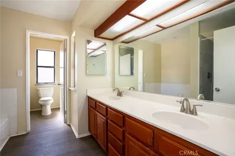 Bath - 5389 Evergem Ave, Palmdale, CA 93552 photo 2 of 4