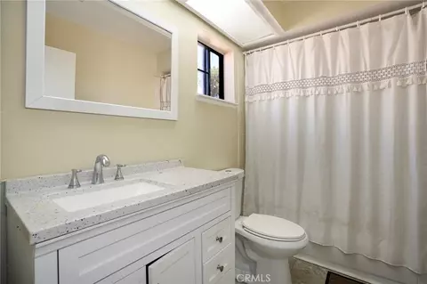 Bath - 5389 Evergem Ave, Palmdale, CA 93552 photo 4 of 4