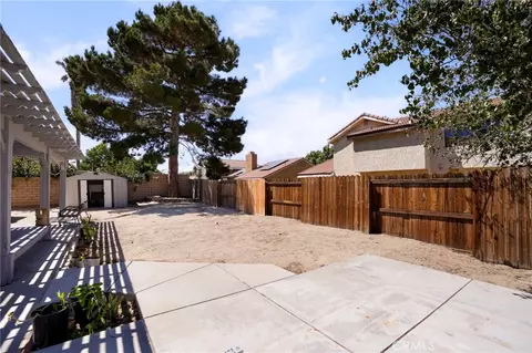 Exterior - 5389 Evergem Ave, Palmdale, CA 93552 photo 3 of 6