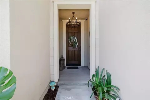Entry Way - 18930 Carranza Ln, Saugus, CA 91350 photo 1 of 11