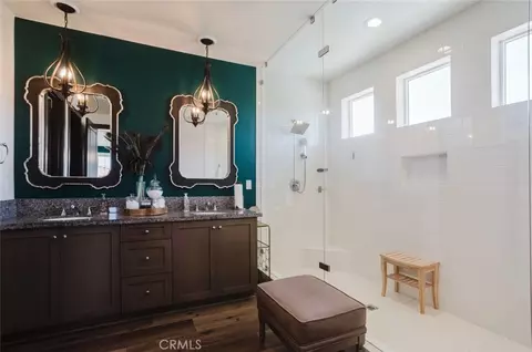 Bath - 18930 Carranza Ln, Saugus, CA 91350 photo 3 of 9