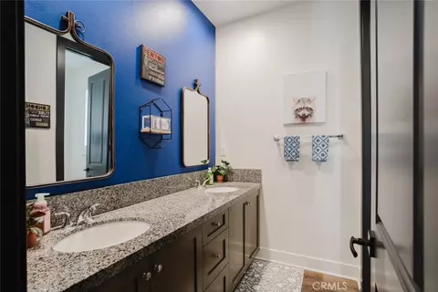 Bath - 18930 Carranza Ln, Saugus, CA 91350 photo 7 of 9