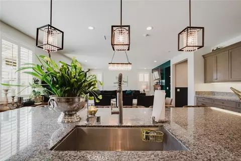 Kitchen - 18930 Carranza Ln, Saugus, CA 91350 photo 5 of 5