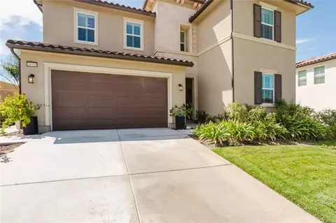 Exterior - 18930 Carranza Ln, Saugus, CA 91350 photo 2 of 15