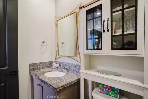 Bath - 18930 Carranza Ln, Saugus, CA 91350 photo 6 of 9