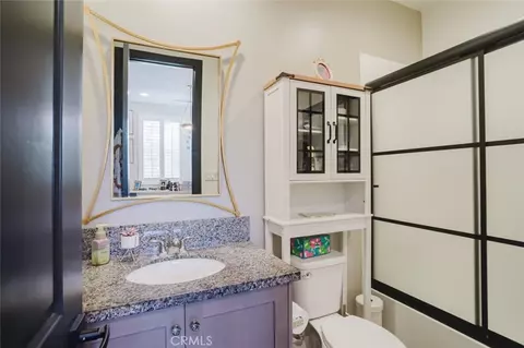 Bath - 18930 Carranza Ln, Saugus, CA 91350 photo 5 of 9